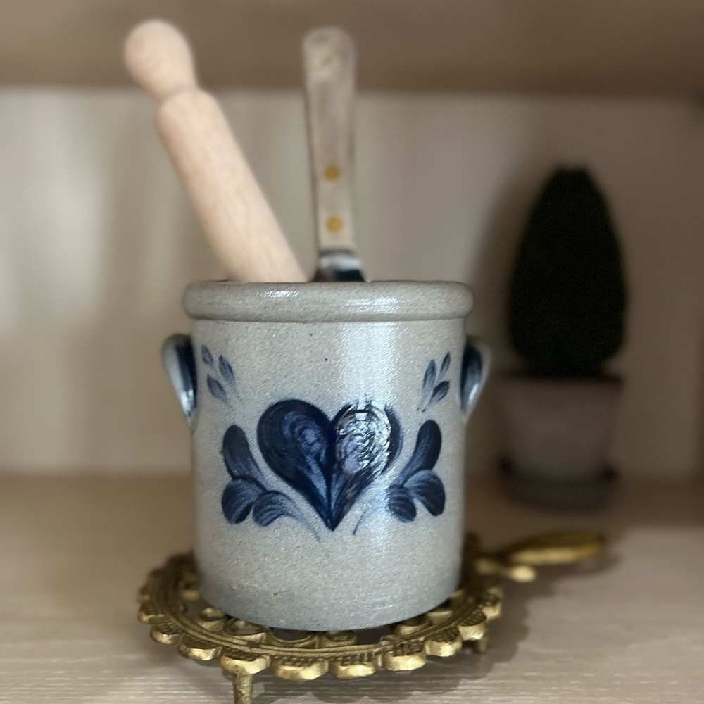 Vintage 1997 Rowe Pottery Works Heart Medium Crock with Handles!